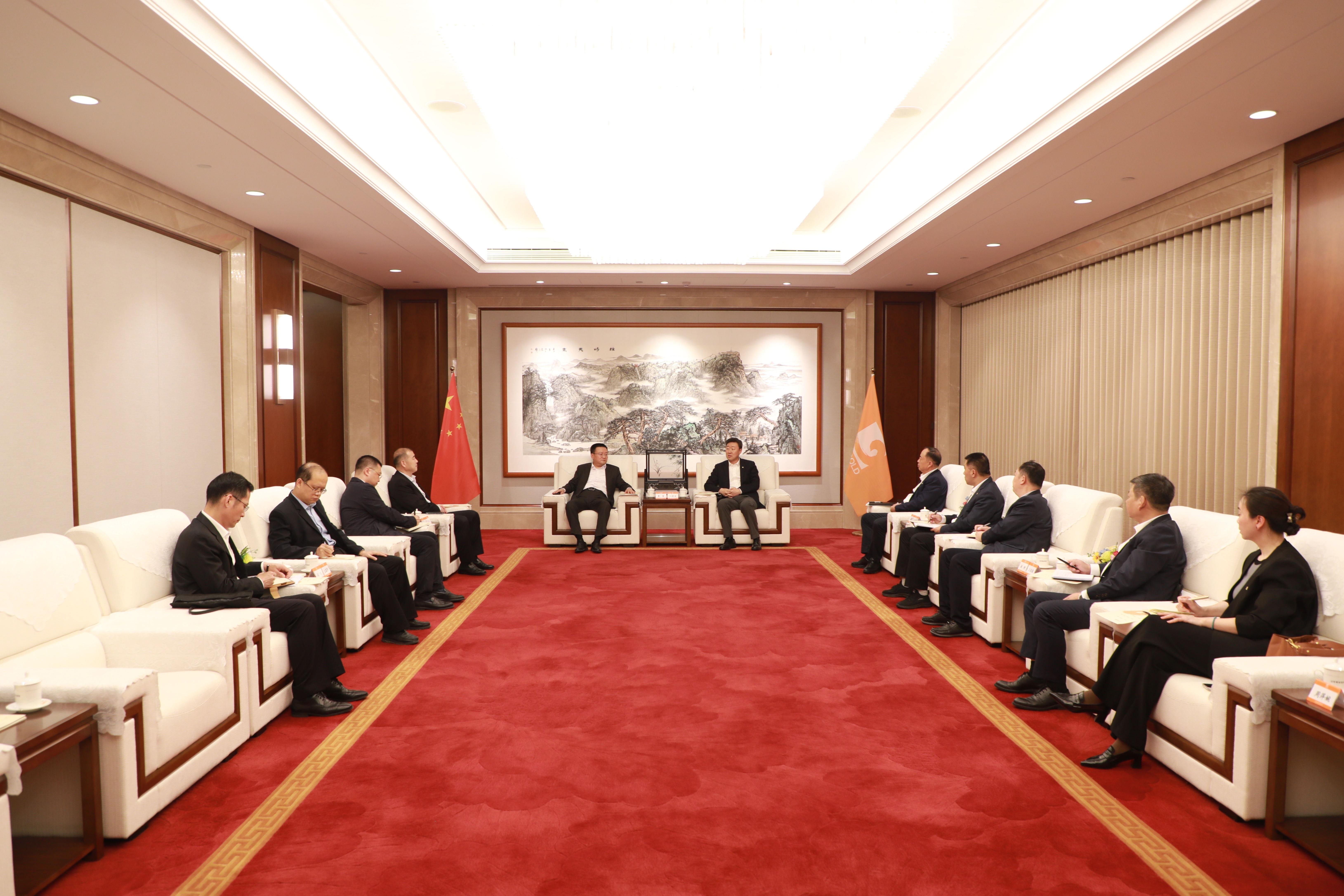 集團(tuán)與山東財(cái)金集團(tuán)舉行工作會(huì)談