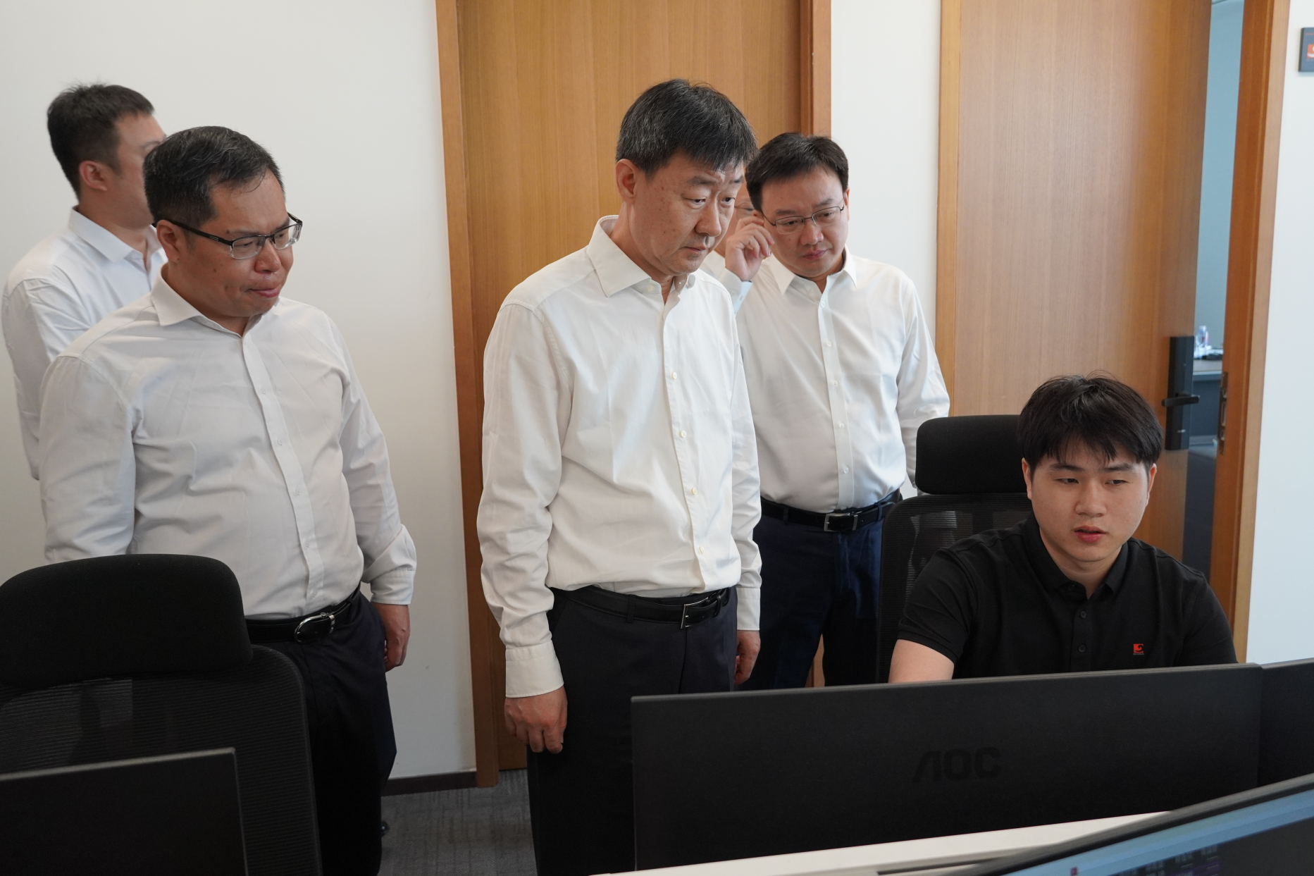 張曉海到金控深圳公司、深圳貴金屬公司調(diào)研