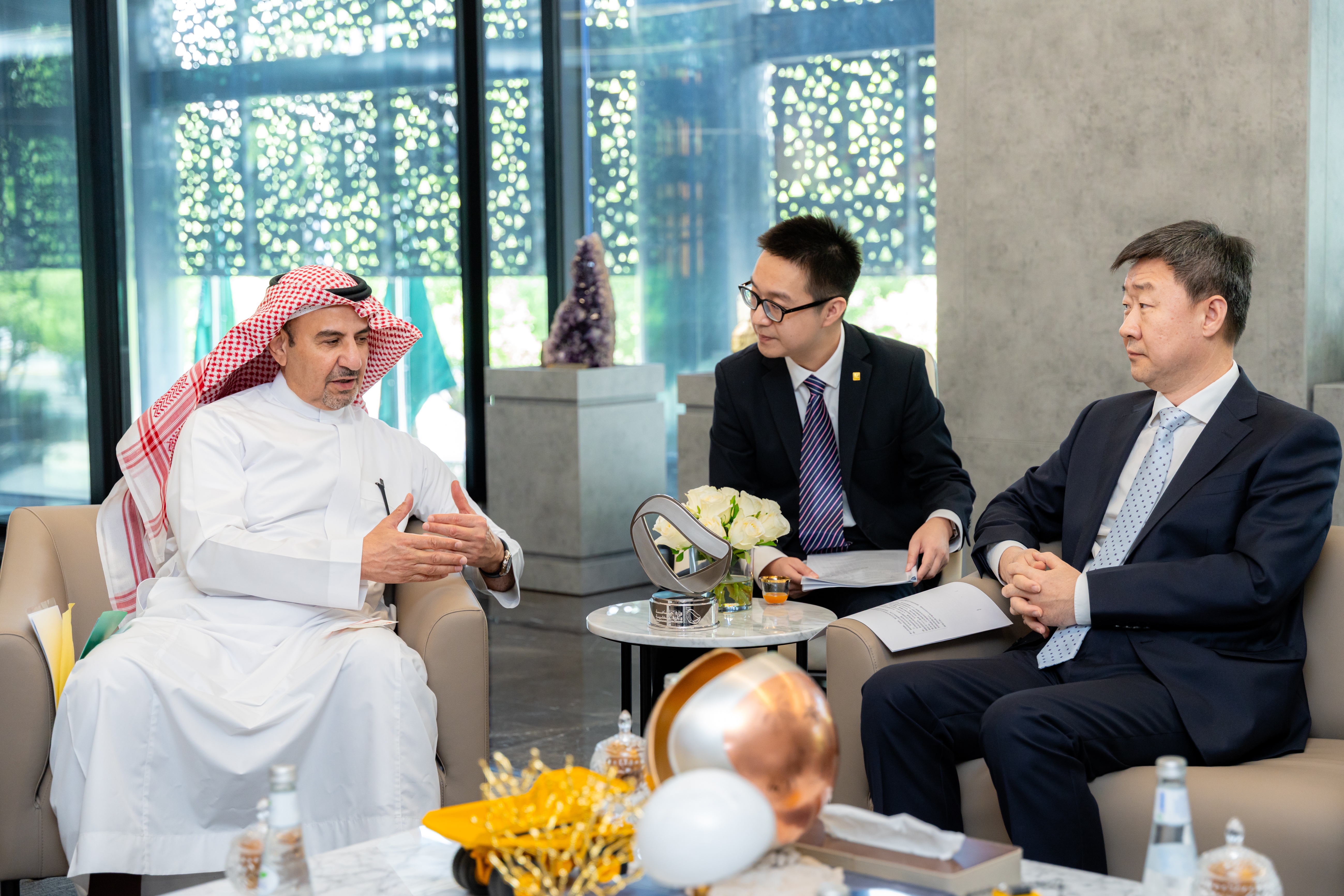 張曉海受邀出席《財(cái)富》全球論壇并開(kāi)展考察交流