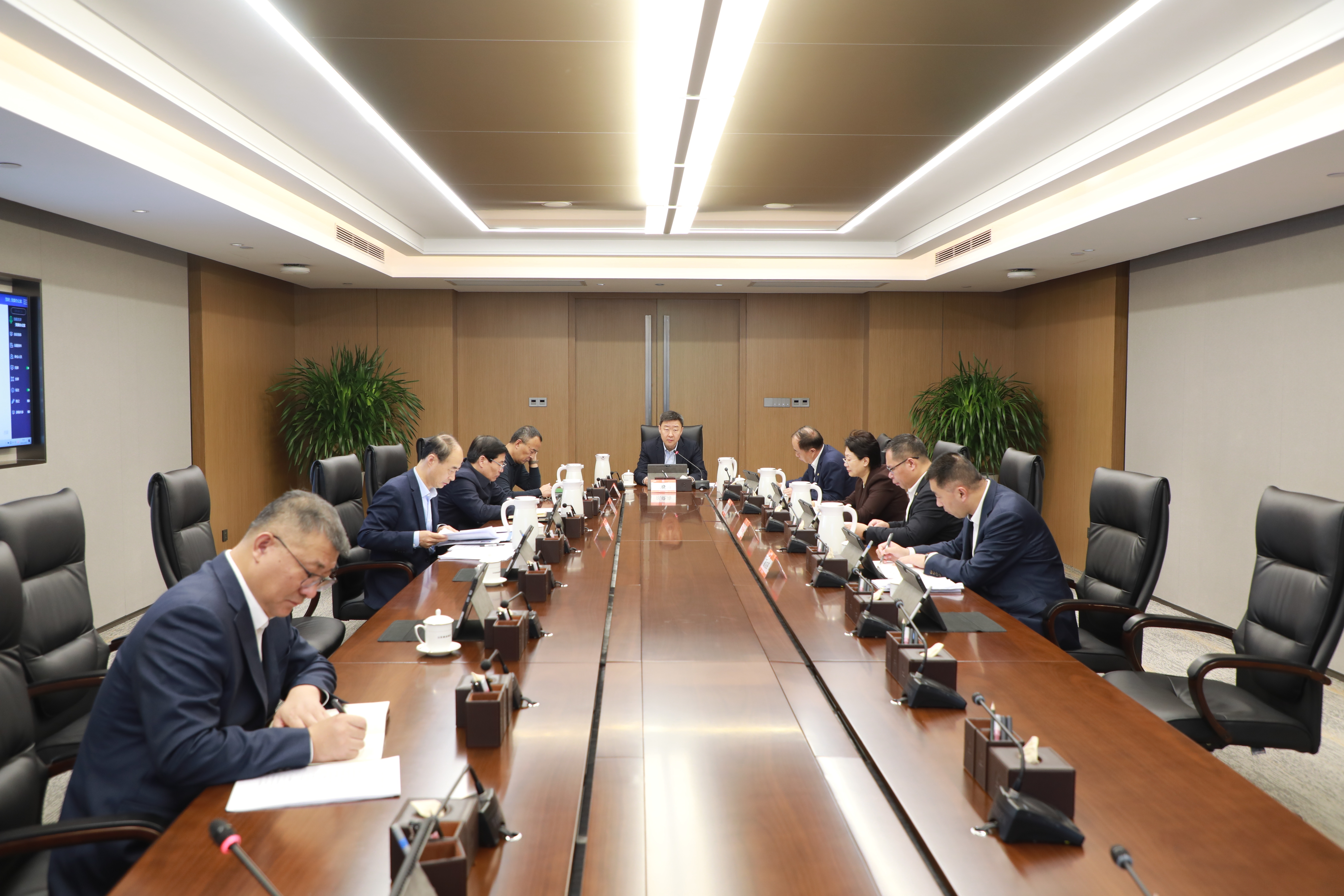 集團(tuán)黨委常委會召開會議 傳達(dá)學(xué)習(xí)習(xí)近平總書記重要致辭精神 研究有關(guān)事項